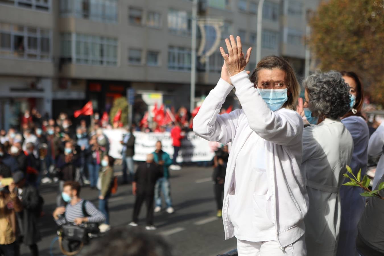 Fotos: Los sanitarios devuelven los aplausos a los trabajadores del Metal