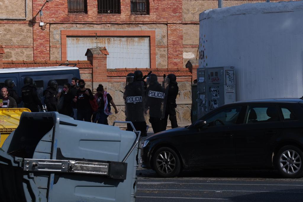 Fotos: Así ha sido la carga policial en la Avenida de Cádiz tras la manifestación de los trabajadores del Metal