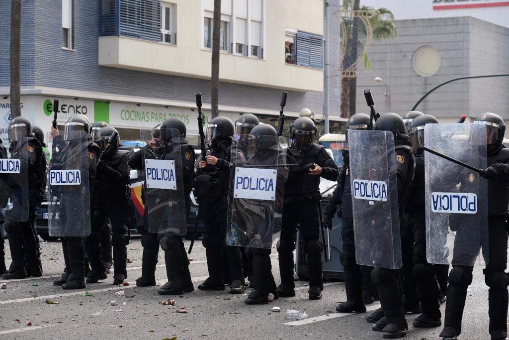 Fotos: Así ha sido la carga policial en la Avenida de Cádiz tras la manifestación de los trabajadores del Metal