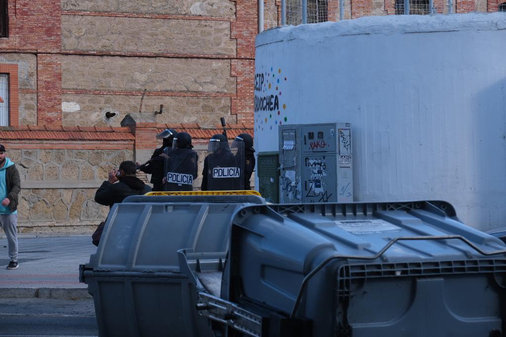 Fotos: Así ha sido la carga policial en la Avenida de Cádiz tras la manifestación de los trabajadores del Metal