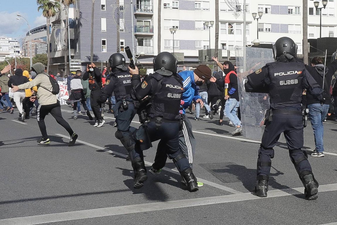 FOTOS: Huelga del Metal el 23-N, un día muy triste para Cádiz y su Bahía