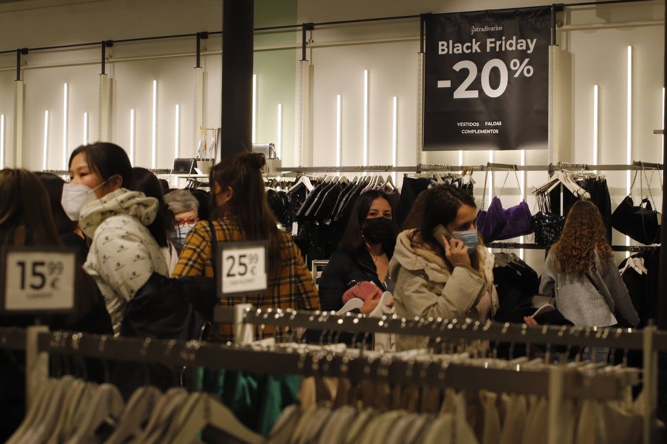 Black Friday 2021 | En imágenes, colas y calles llenas en Córdoba por los descuentos