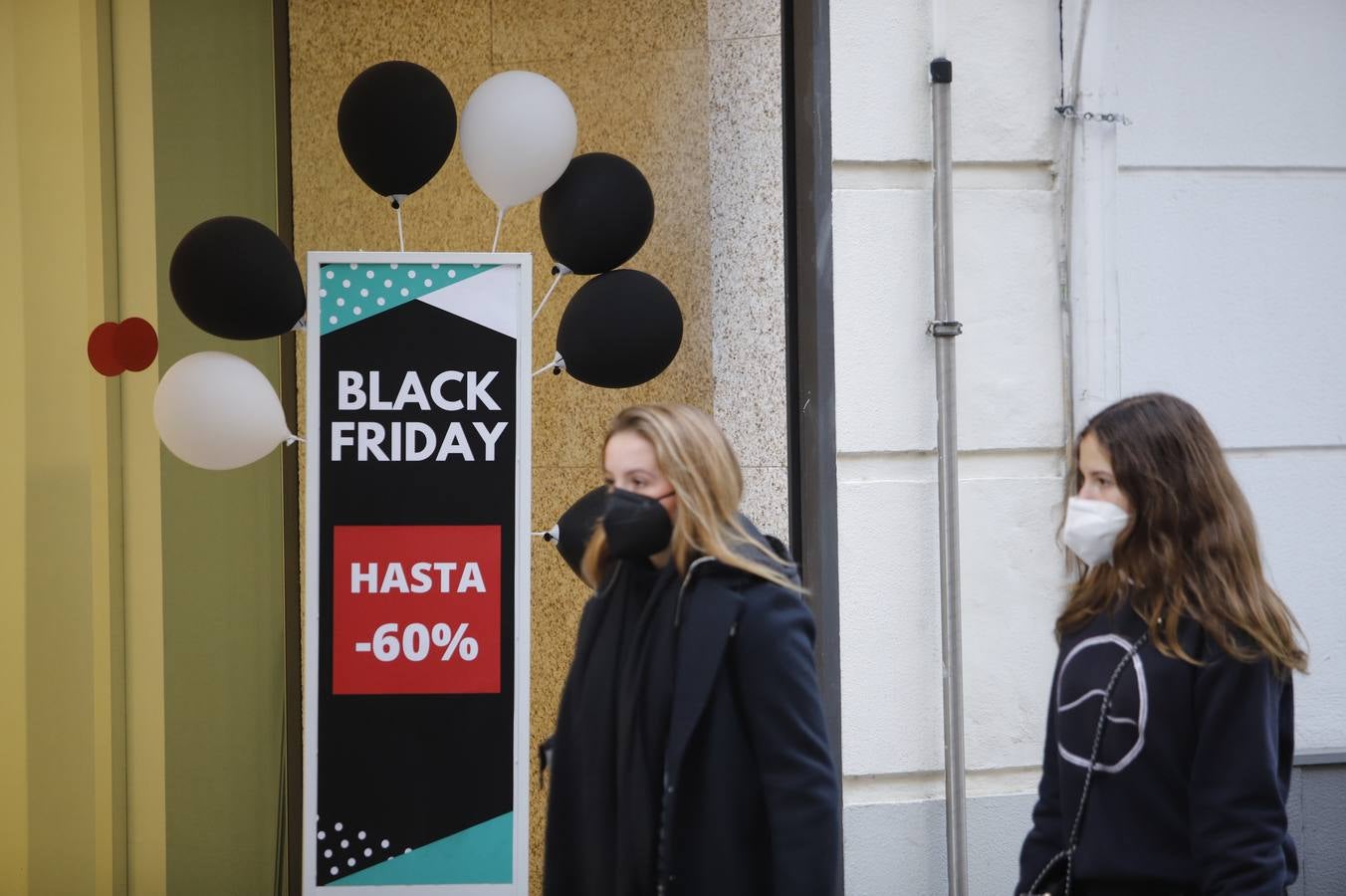 Black Friday 2021 | En imágenes, colas y calles llenas en Córdoba por los descuentos