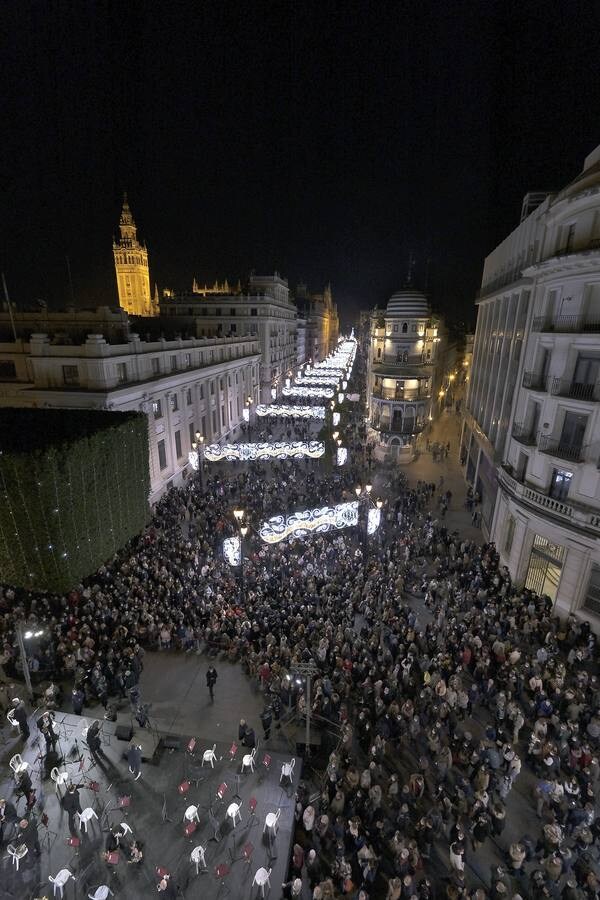 Luz para iluminar un ‘viernes negro’ en Sevilla
