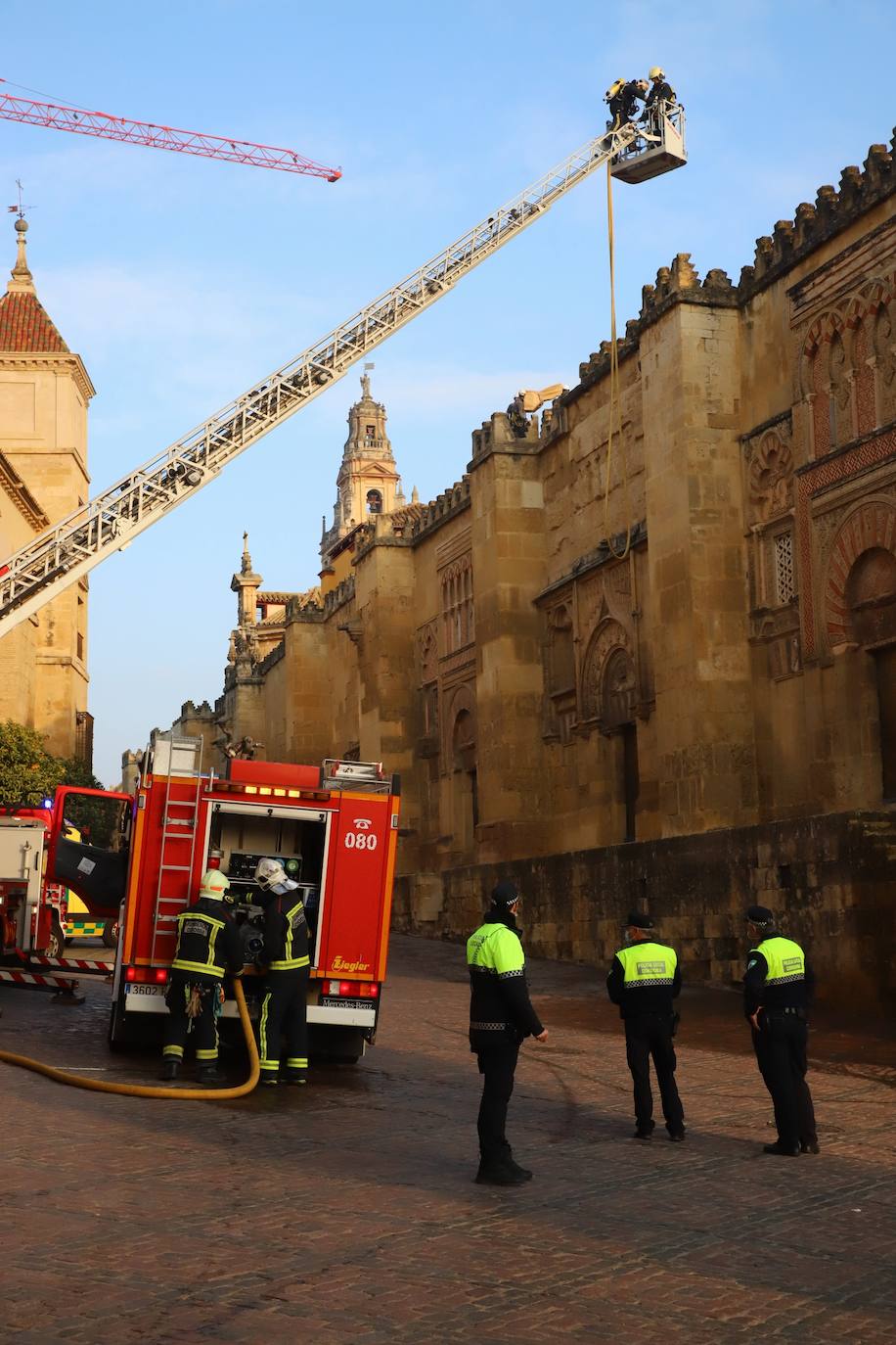 En imágenes, el simulacro de incendio en la Mezquita-Catedral de Córdoba