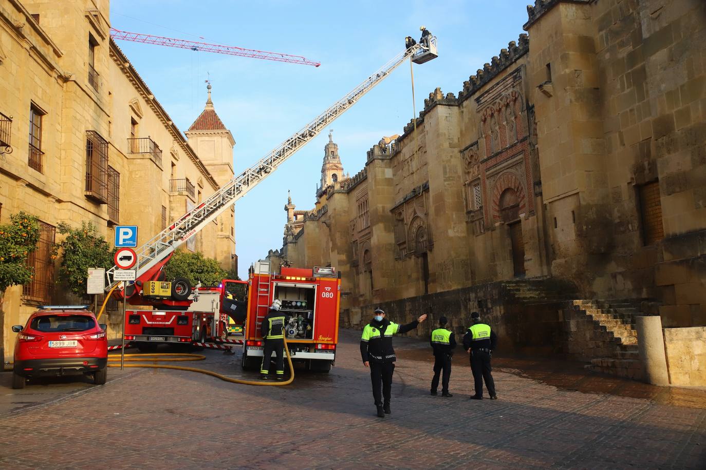 En imágenes, el simulacro de incendio en la Mezquita-Catedral de Córdoba