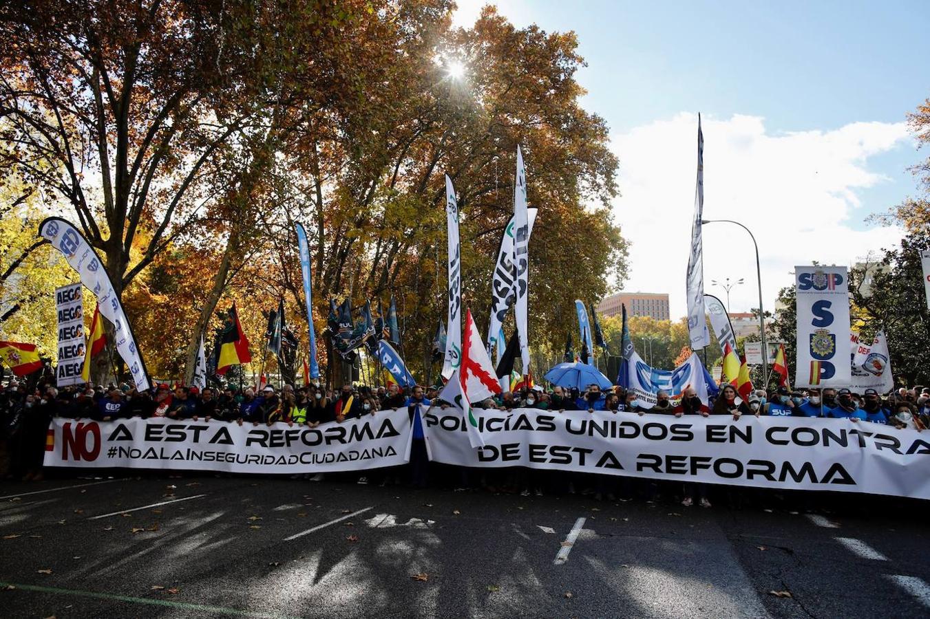 La manifestación estuvo encabezada por los principales sindicatos policiales. 