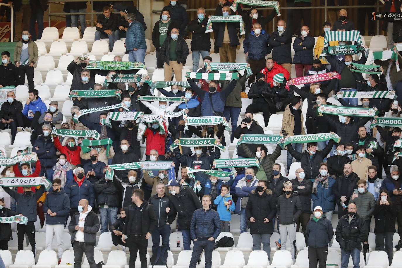 La grada disfruta de la goleada del Córdoba CF al Mérida, en imágenes