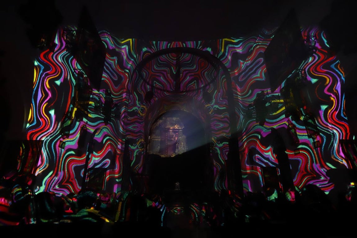 El mapping de la hermandad de la Paz de Córdoba, en imágenes