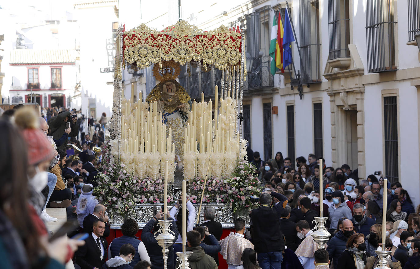 La procesión de acción de gracias de la Virgen de la Salud en Córdoba, en imágenes