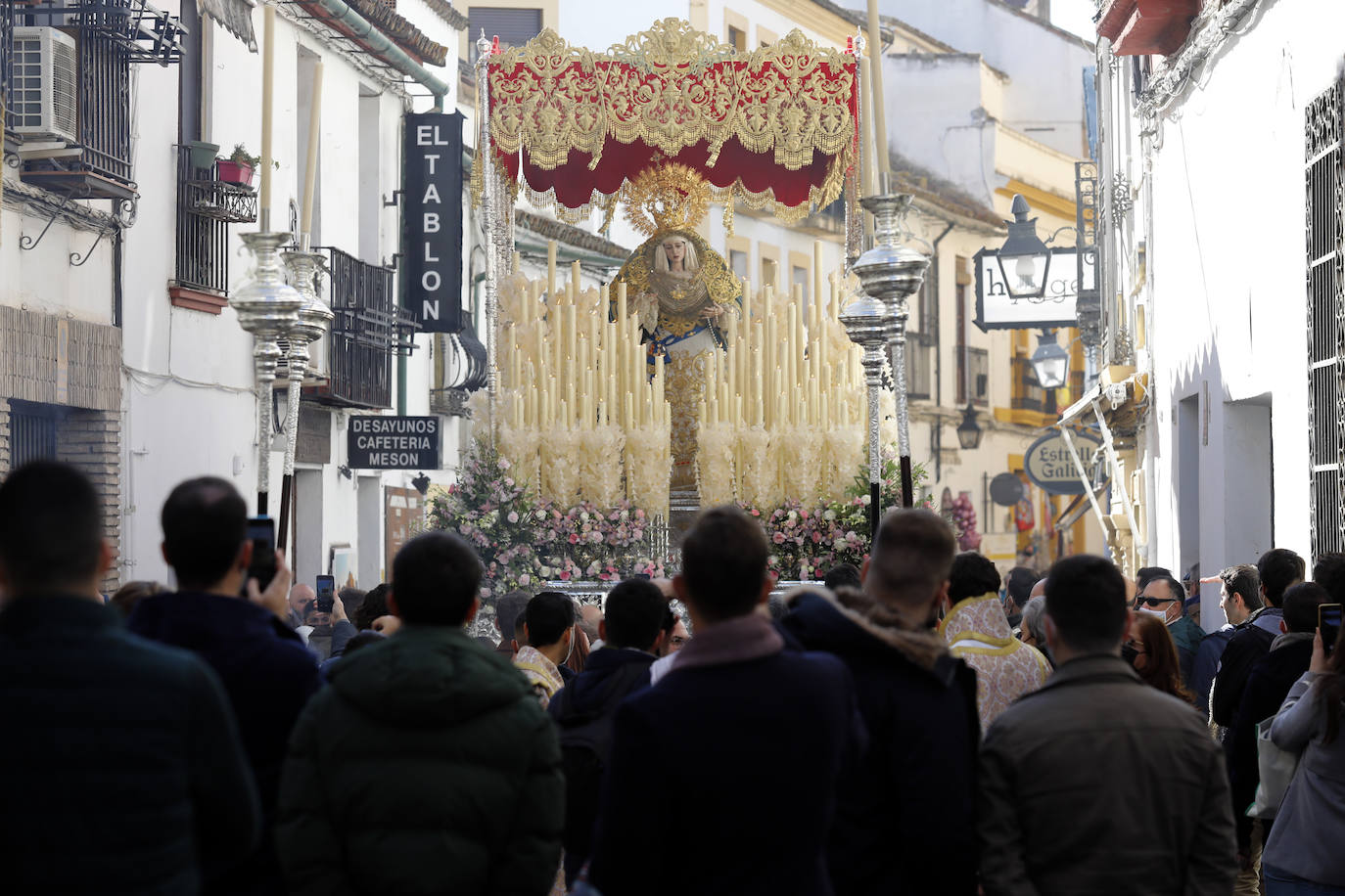 La procesión de acción de gracias de la Virgen de la Salud en Córdoba, en imágenes