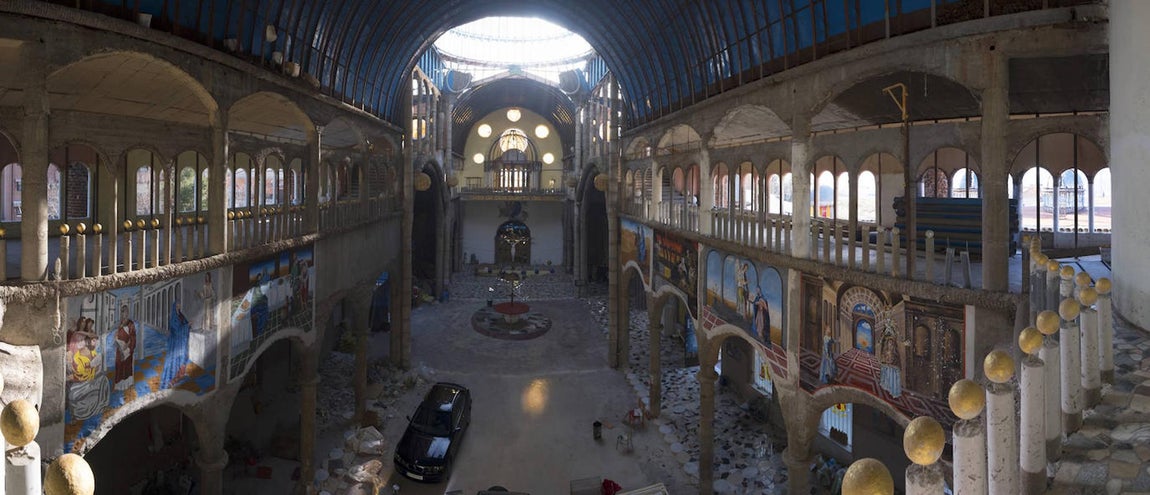 La 'Catedral de Justo' es el legado de toda una vida. Imagen panorámica del interior de la catedral