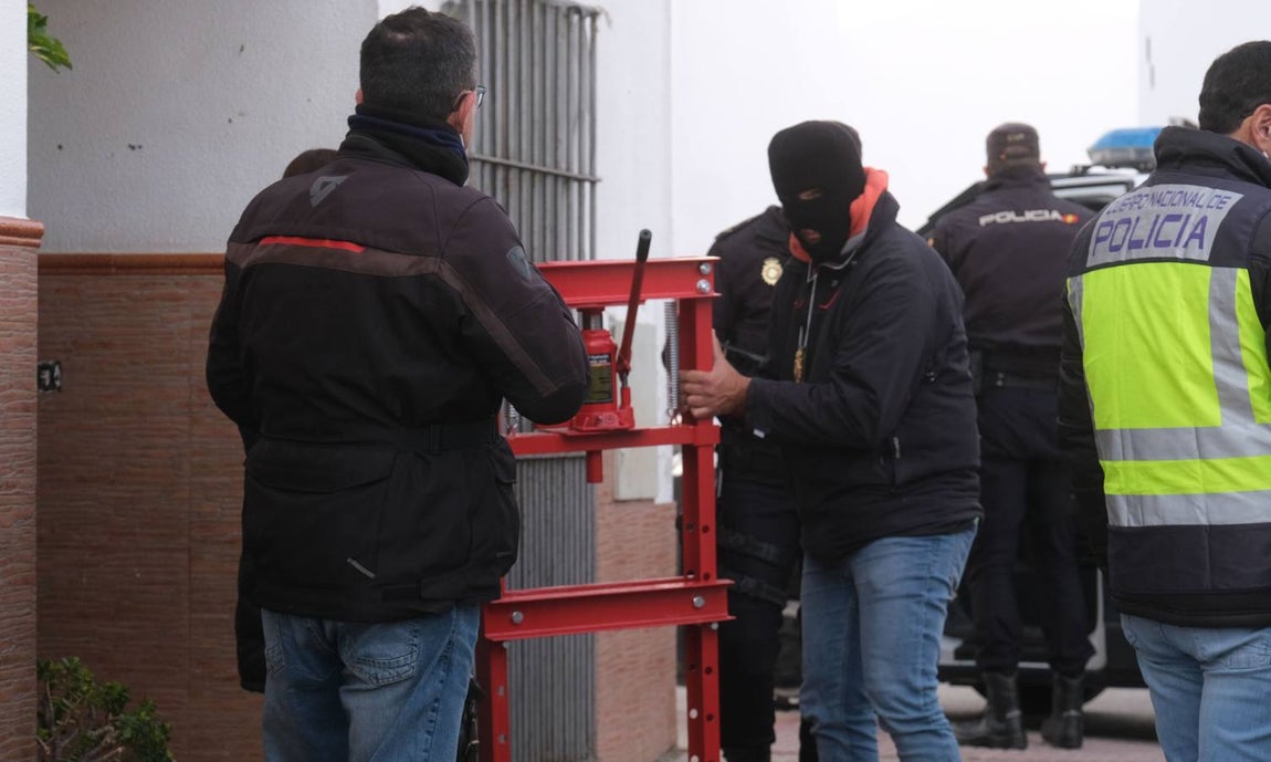 FOTOS: Desmantelado un laboratorio de cocaína en Chiclana