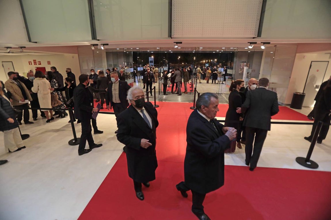 J.M. SERRANO / RAÚL DOBLADO