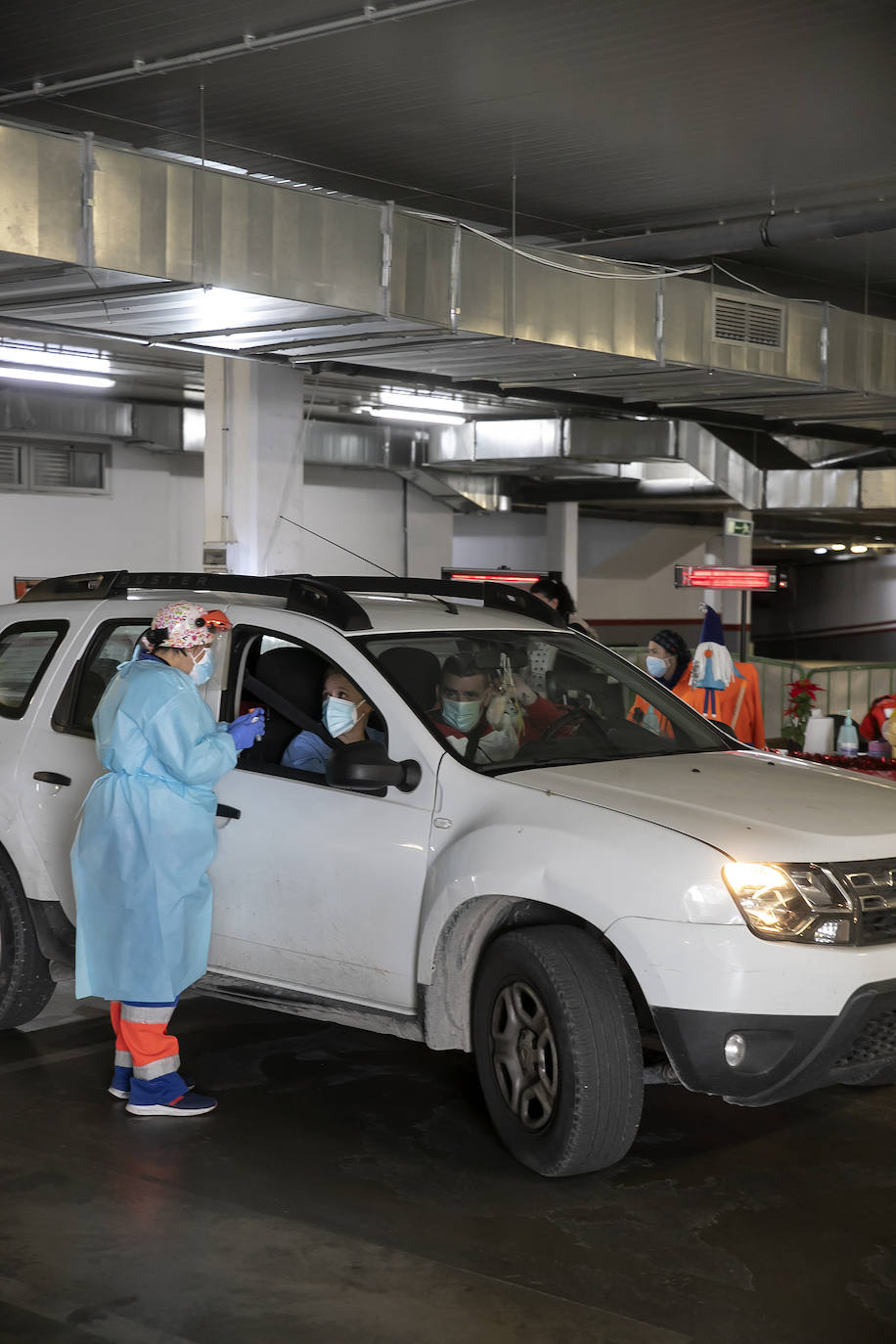 El autocovid del Castilla del Pino en Córdoba multiplica su actividad, en imágenes