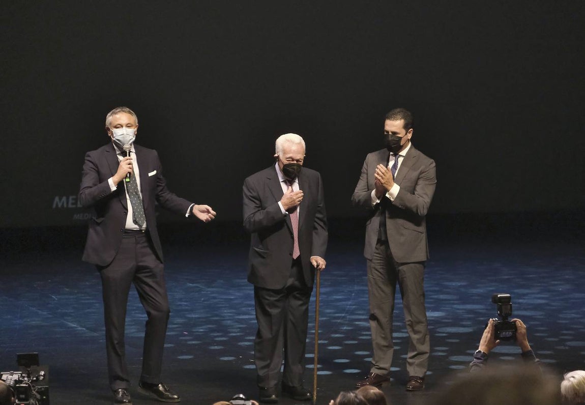 J.M. SERRANO / RAÚL DOBLADO