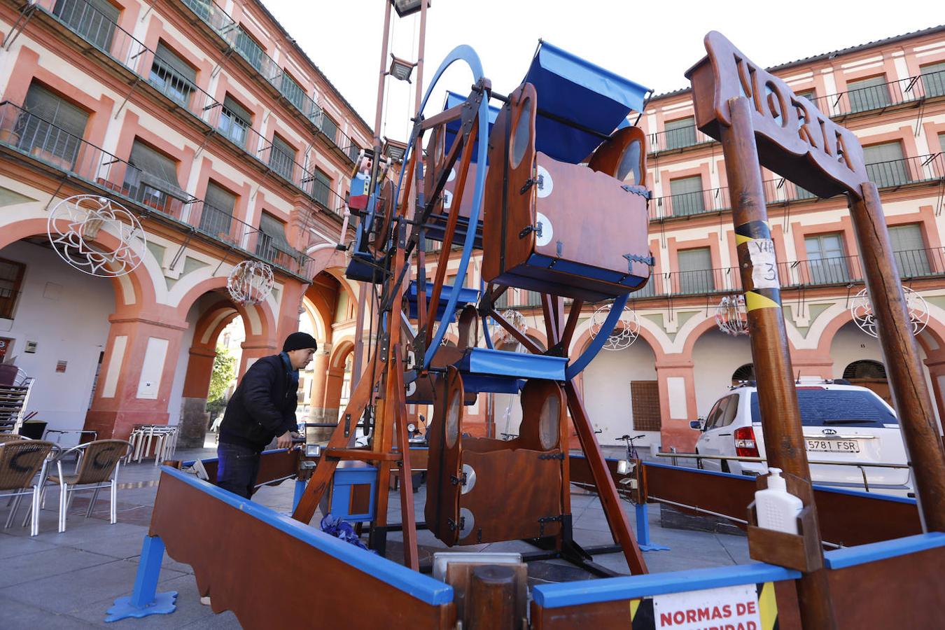 El Mercadillo de Navidad de la plaza de La Corredera, en imágenes