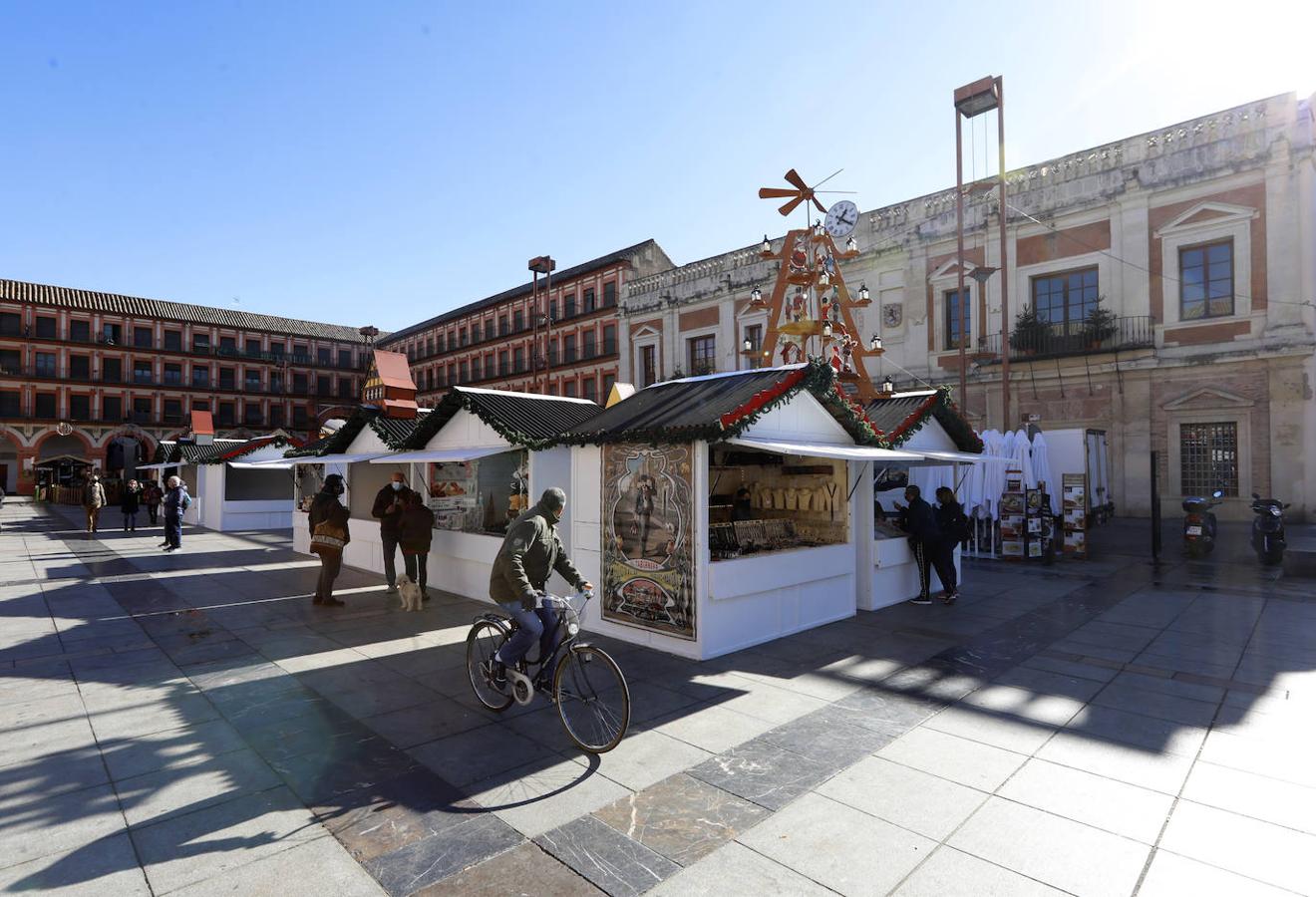 El Mercadillo de Navidad de la plaza de La Corredera, en imágenes