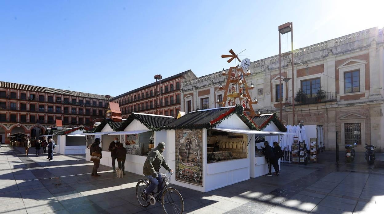 El Mercadillo de Navidad de la plaza de La Corredera, en imágenes