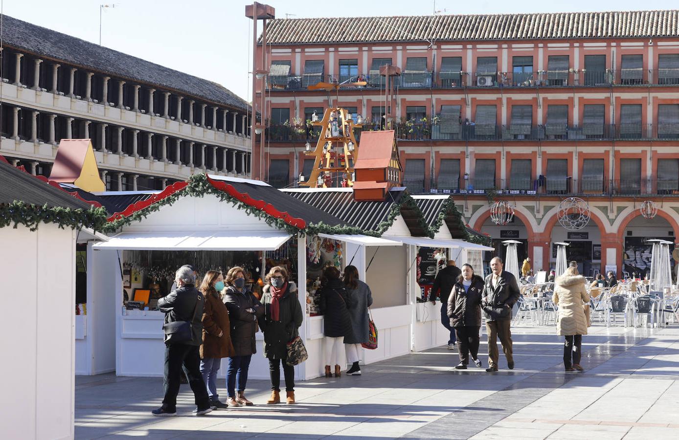 El Mercadillo de Navidad de la plaza de La Corredera, en imágenes