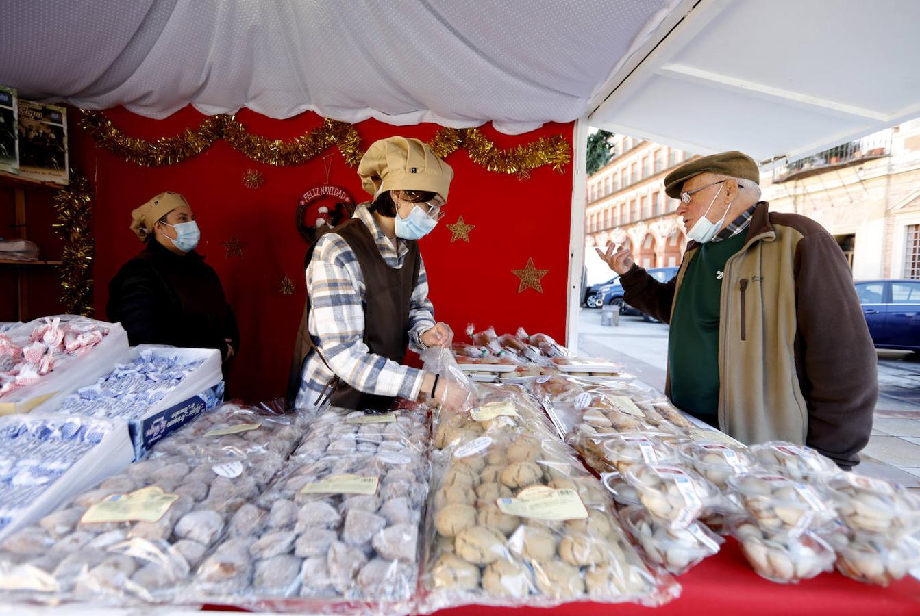 El Mercadillo de Navidad de la plaza de La Corredera, en imágenes