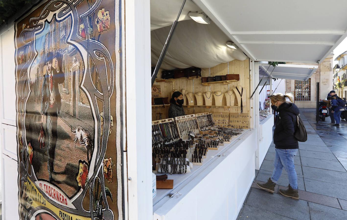 El Mercadillo de Navidad de la plaza de La Corredera, en imágenes