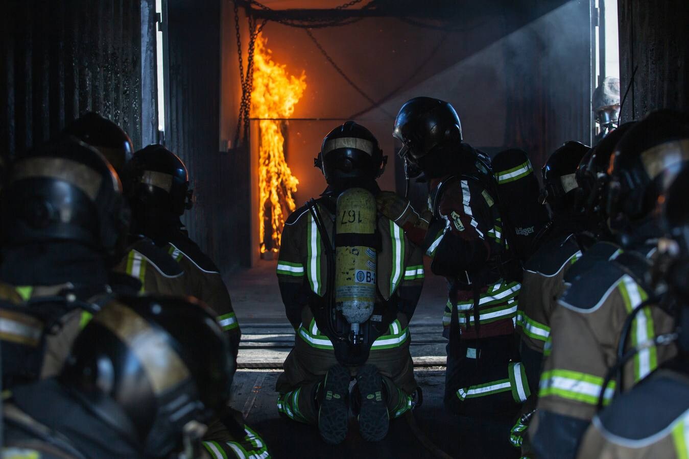 Los bomberos se enfrentan a su enemigo en Sevilla