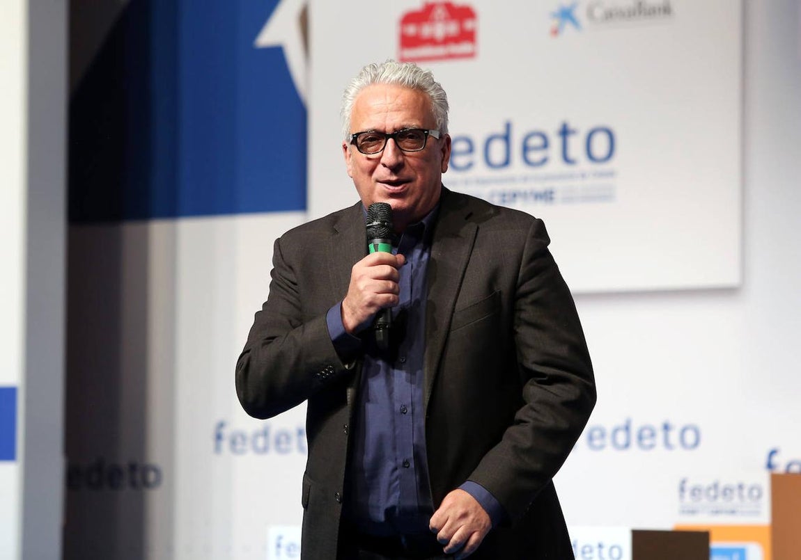 El humorista Leo Harlem intervino en la gala. 