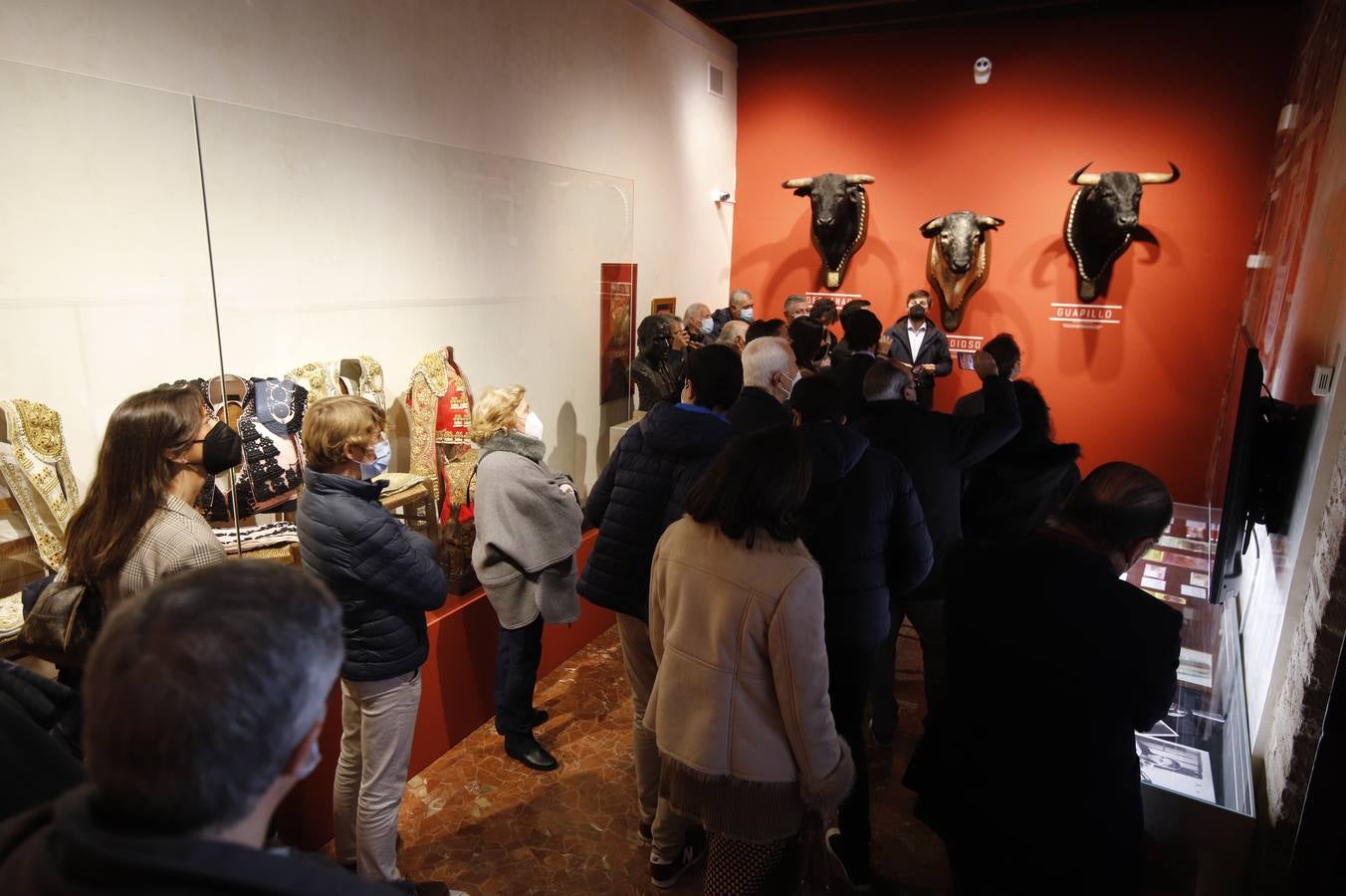 En imágenes, el Museo Taurino de Córdoba recoge los 30 años de alternativa de Finito