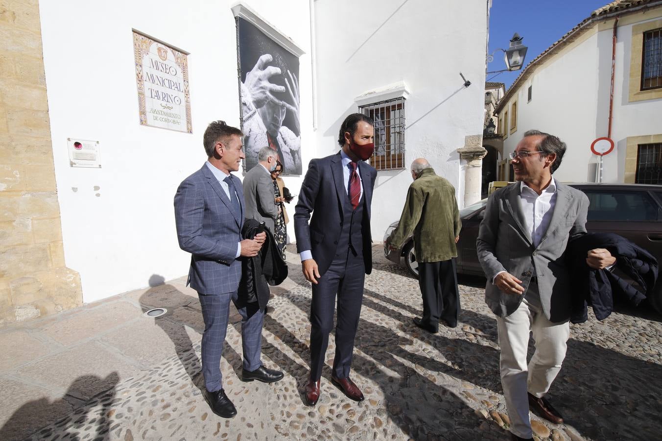 En imágenes, el Museo Taurino de Córdoba recoge los 30 años de alternativa de Finito