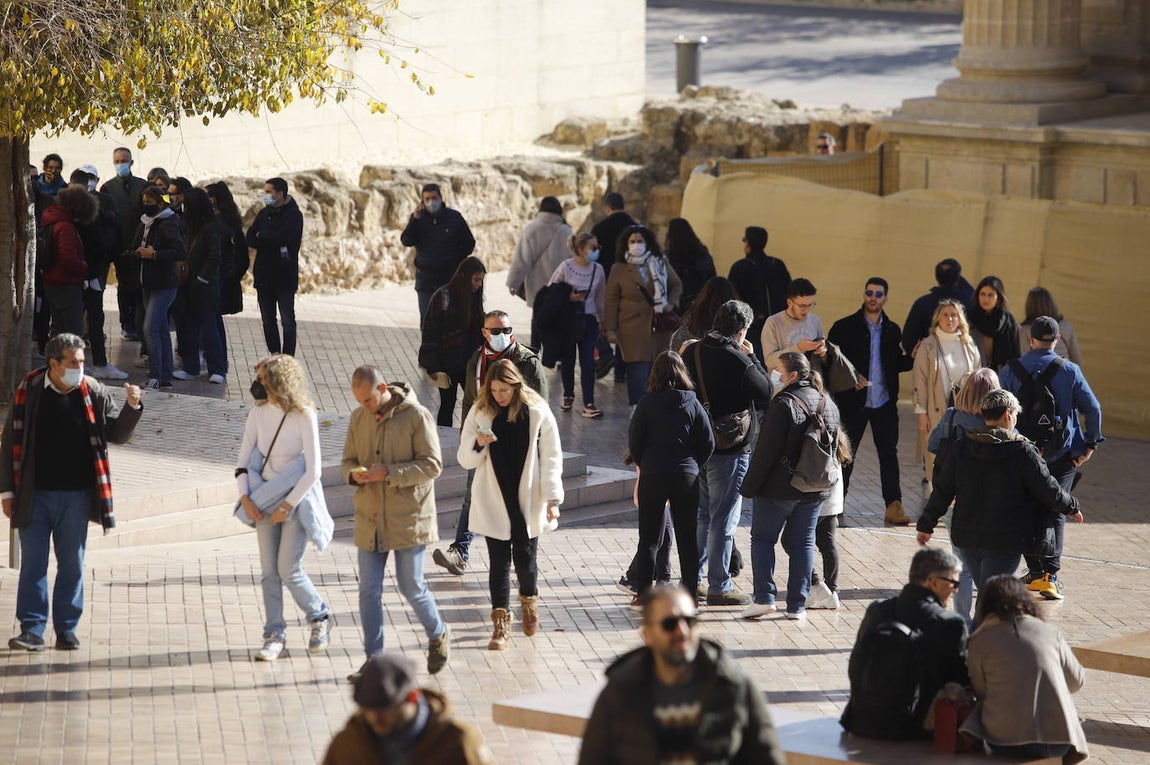 Los turistas durante el puente de la Inmaculada en Córdoba, en imágenes