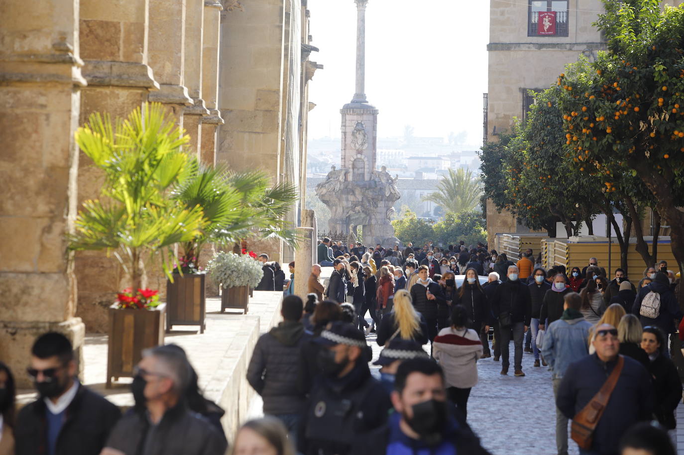 Los turistas durante el puente de la Inmaculada en Córdoba, en imágenes