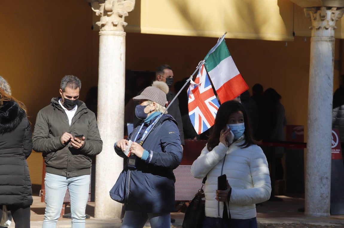 Los turistas durante el puente de la Inmaculada en Córdoba, en imágenes