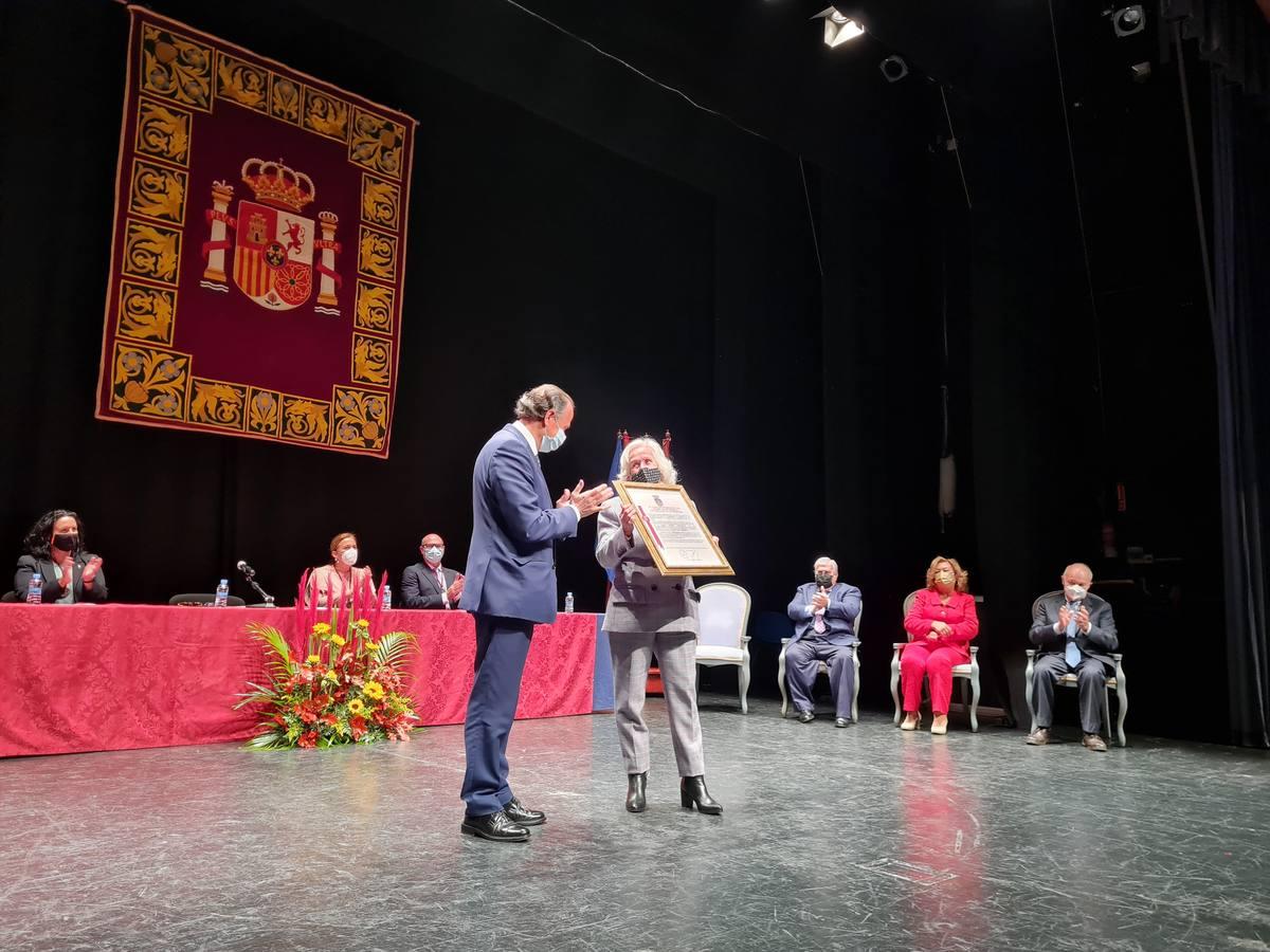 Fotos: Entrega de insignias de oro en Chiclana en el Día de la Constitución