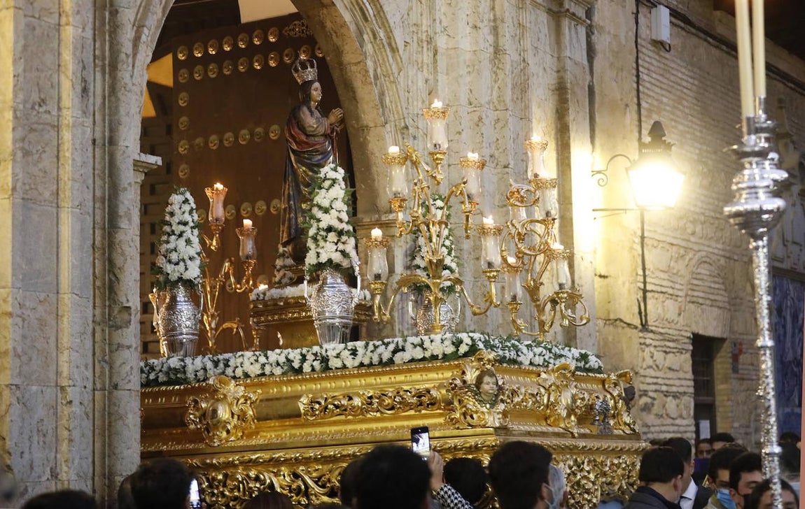 La procesión de la Inmaculada para la Vigilia de los Jóvenes en Córdoba, en imágenes
