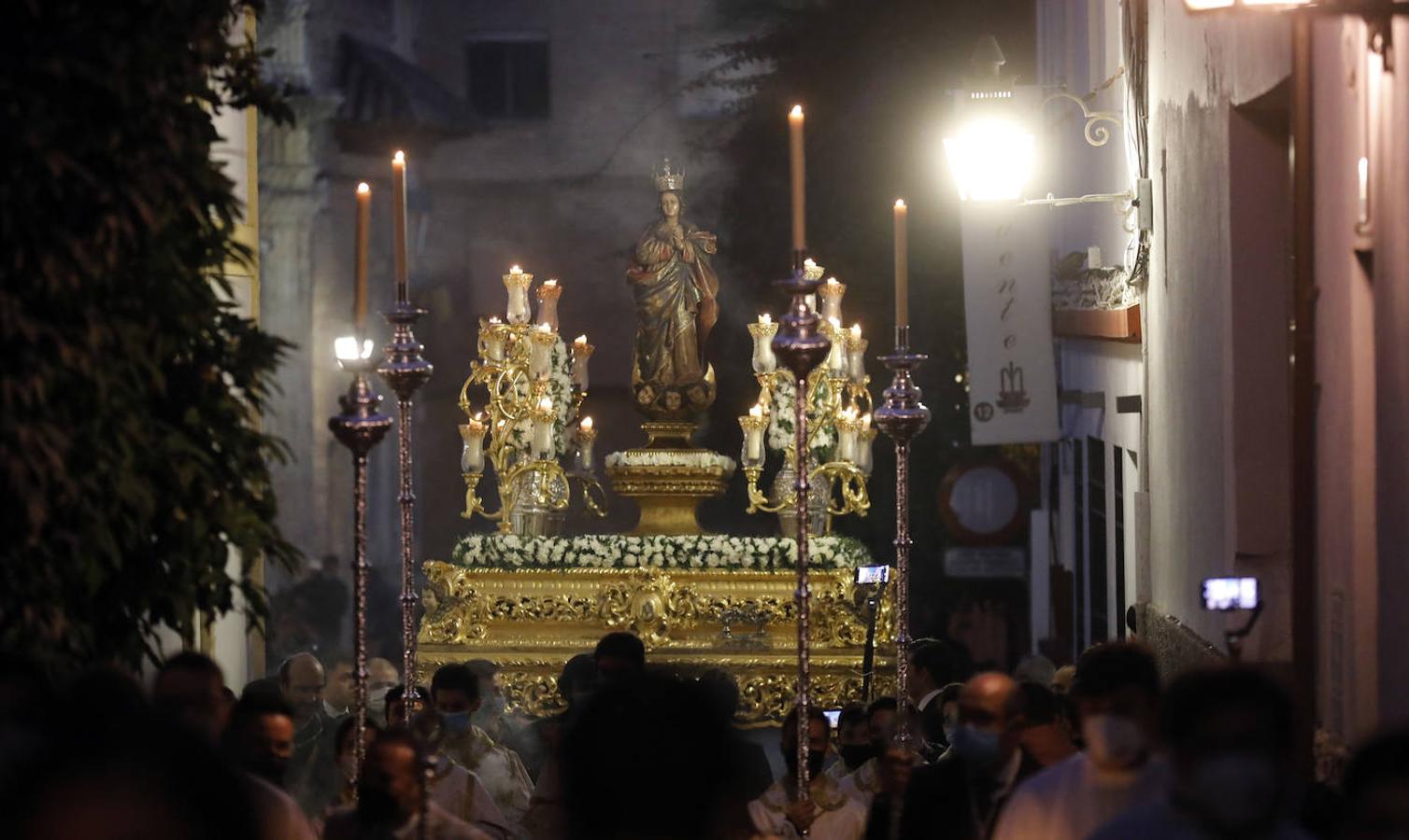 La procesión de la Inmaculada para la Vigilia de los Jóvenes en Córdoba, en imágenes