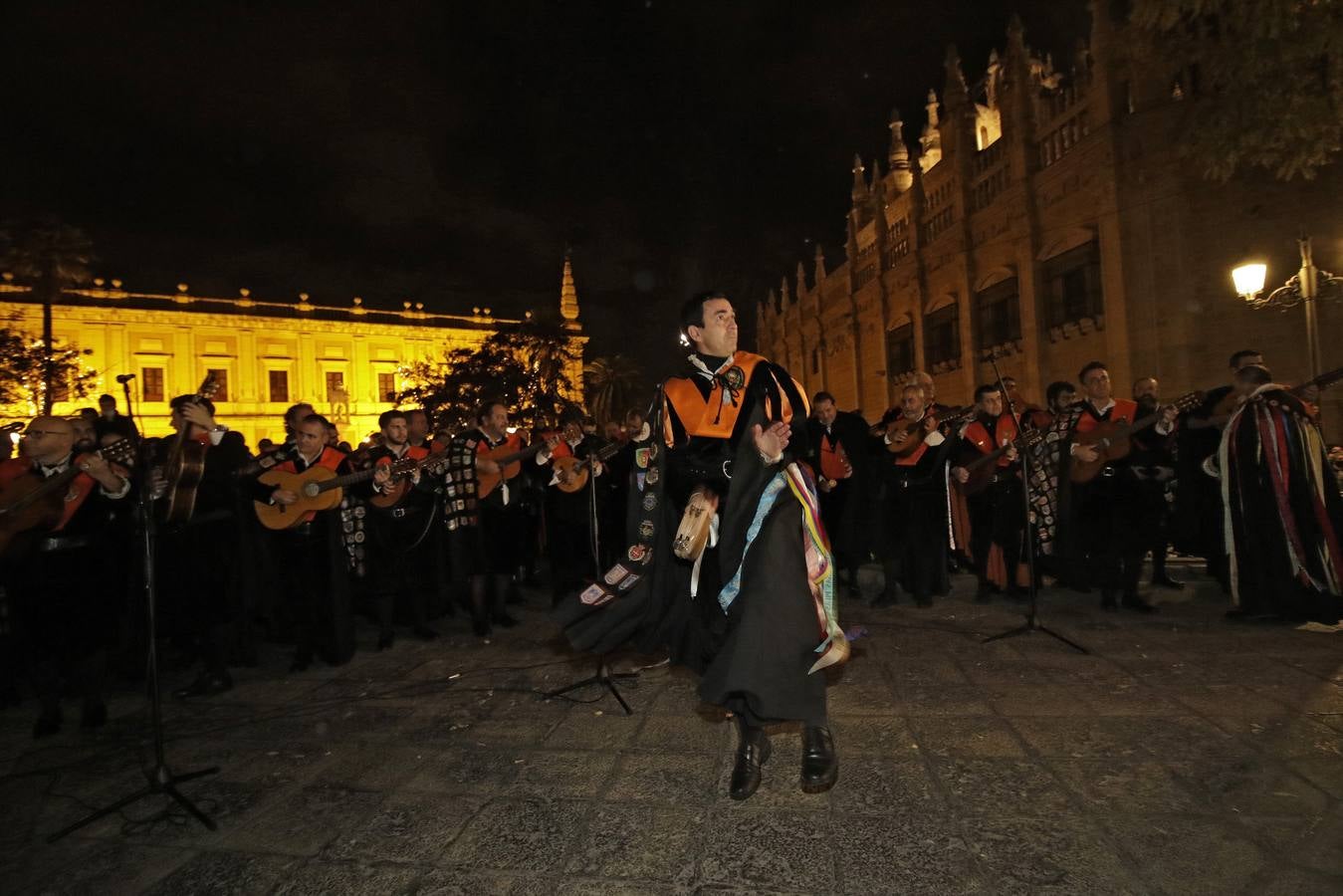 Las tunas le cantan a la Inmaculada