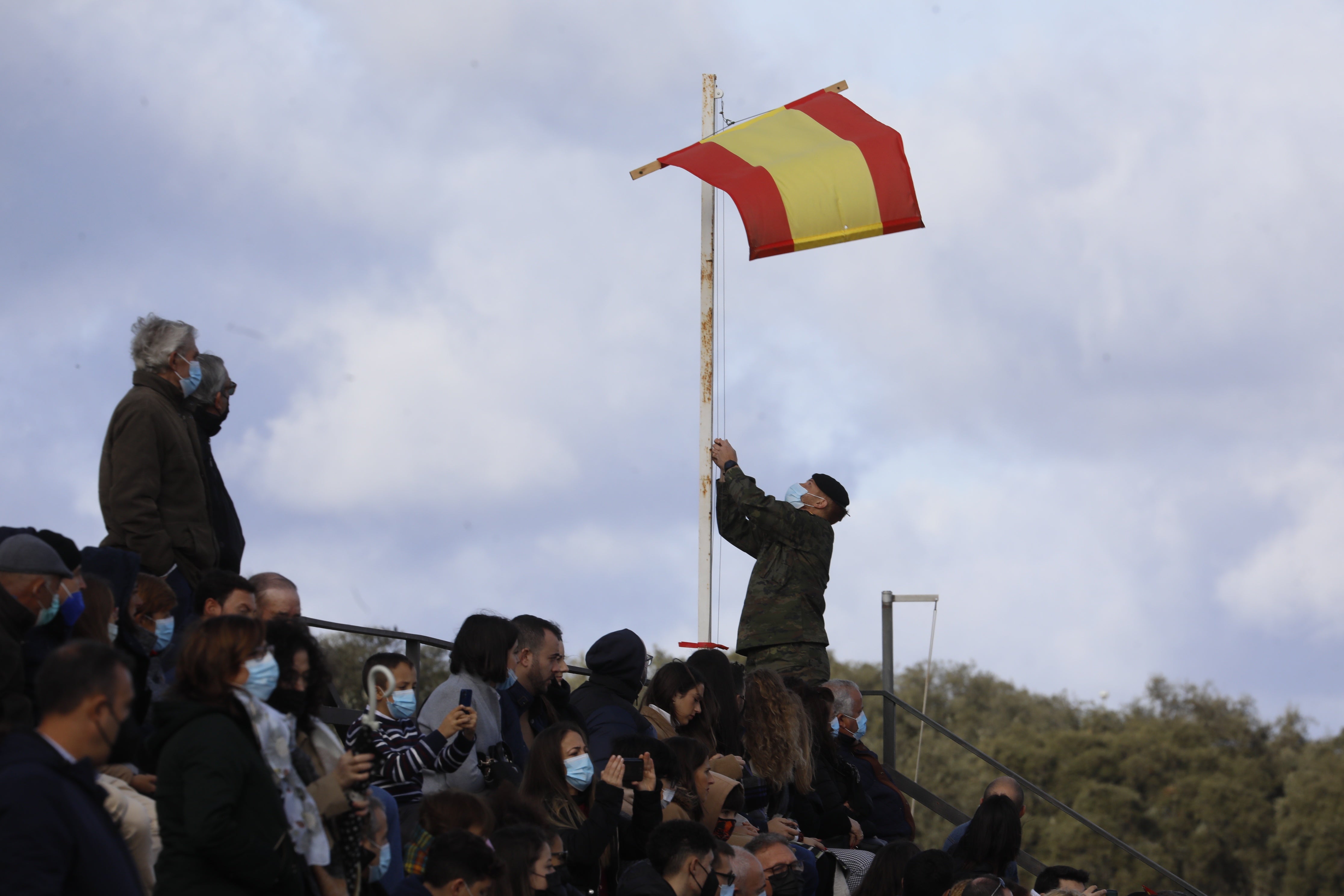 El desfile de la BRI X de Córdoba por el Día de la Inmaculada, en imágenes