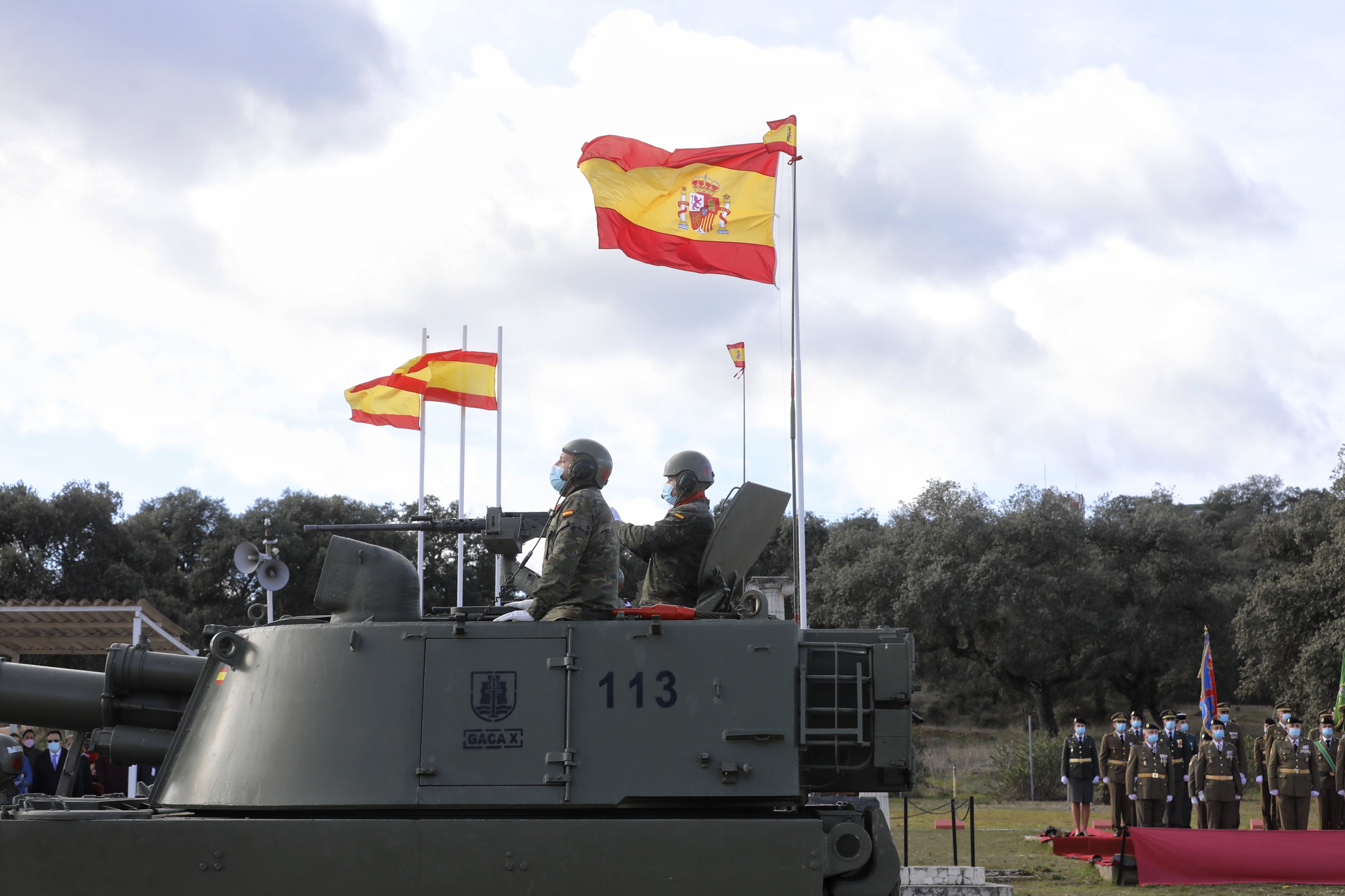 El desfile de la BRI X de Córdoba por el Día de la Inmaculada, en imágenes