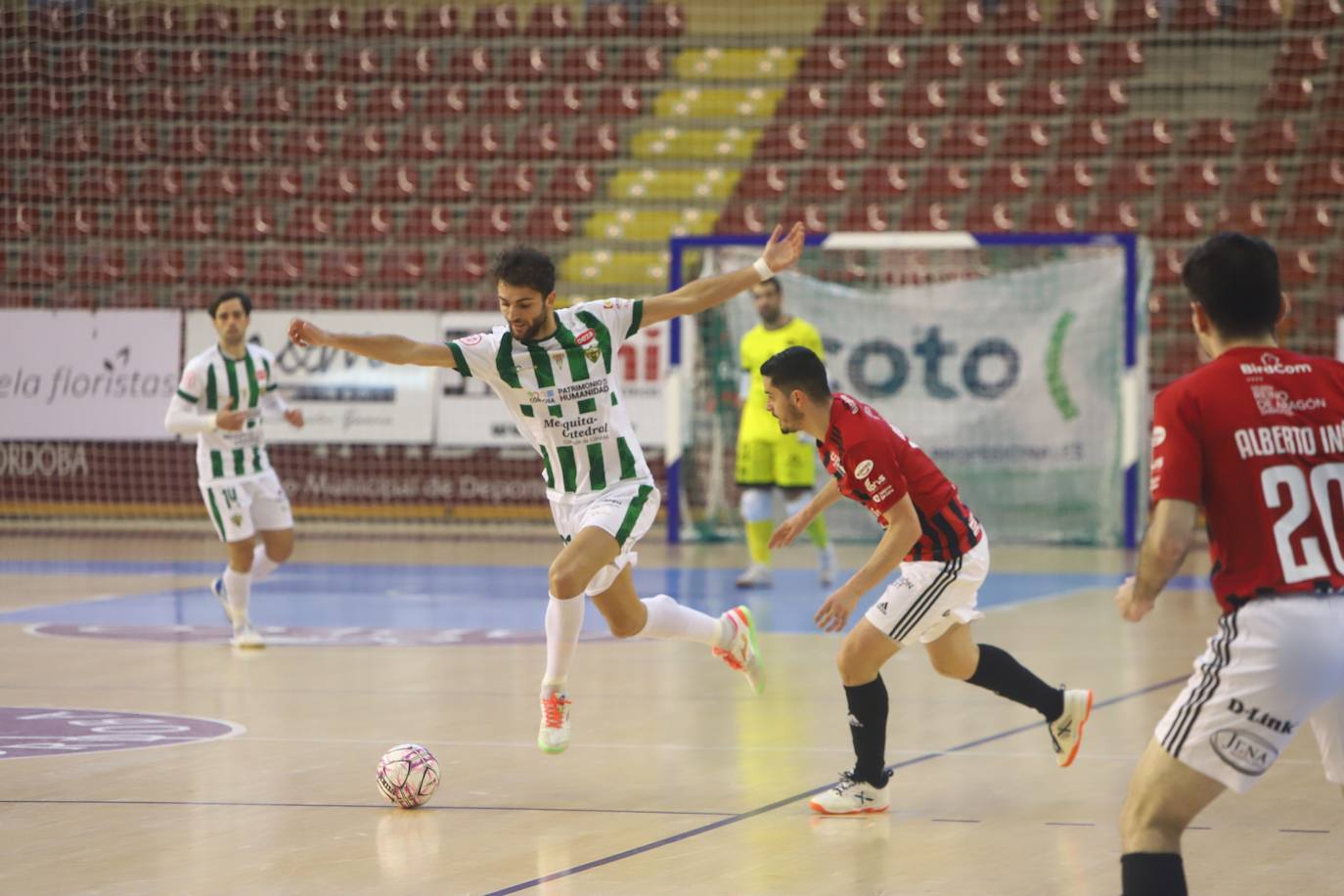 La goleada del Córdoba Patrimonio al Fútbol Emotion Zaragoza, en imágenes