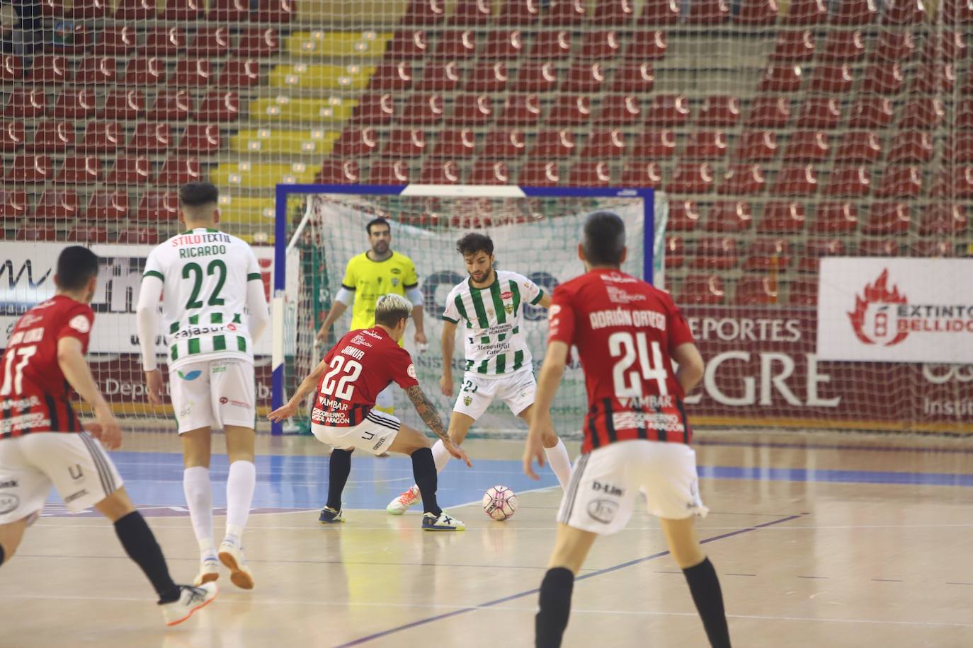 La goleada del Córdoba Patrimonio al Fútbol Emotion Zaragoza, en imágenes