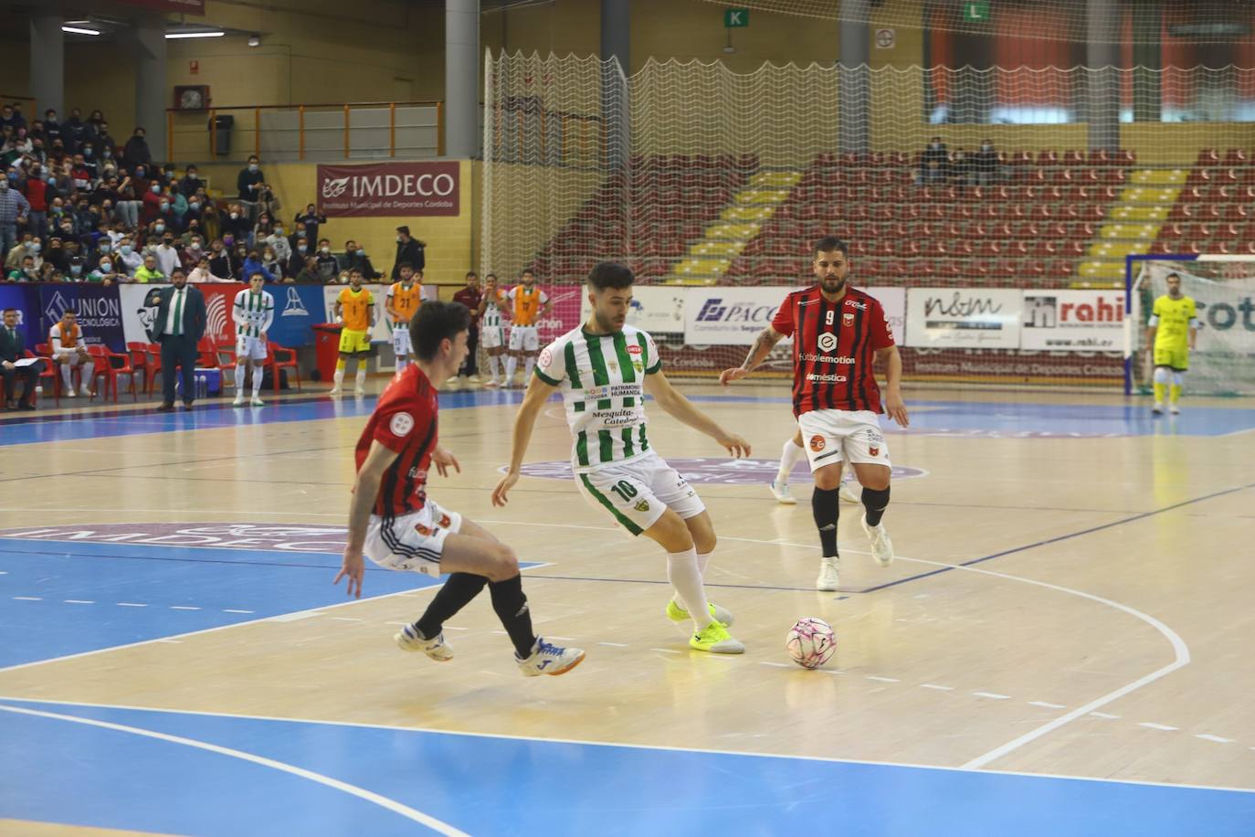 La goleada del Córdoba Patrimonio al Fútbol Emotion Zaragoza, en imágenes