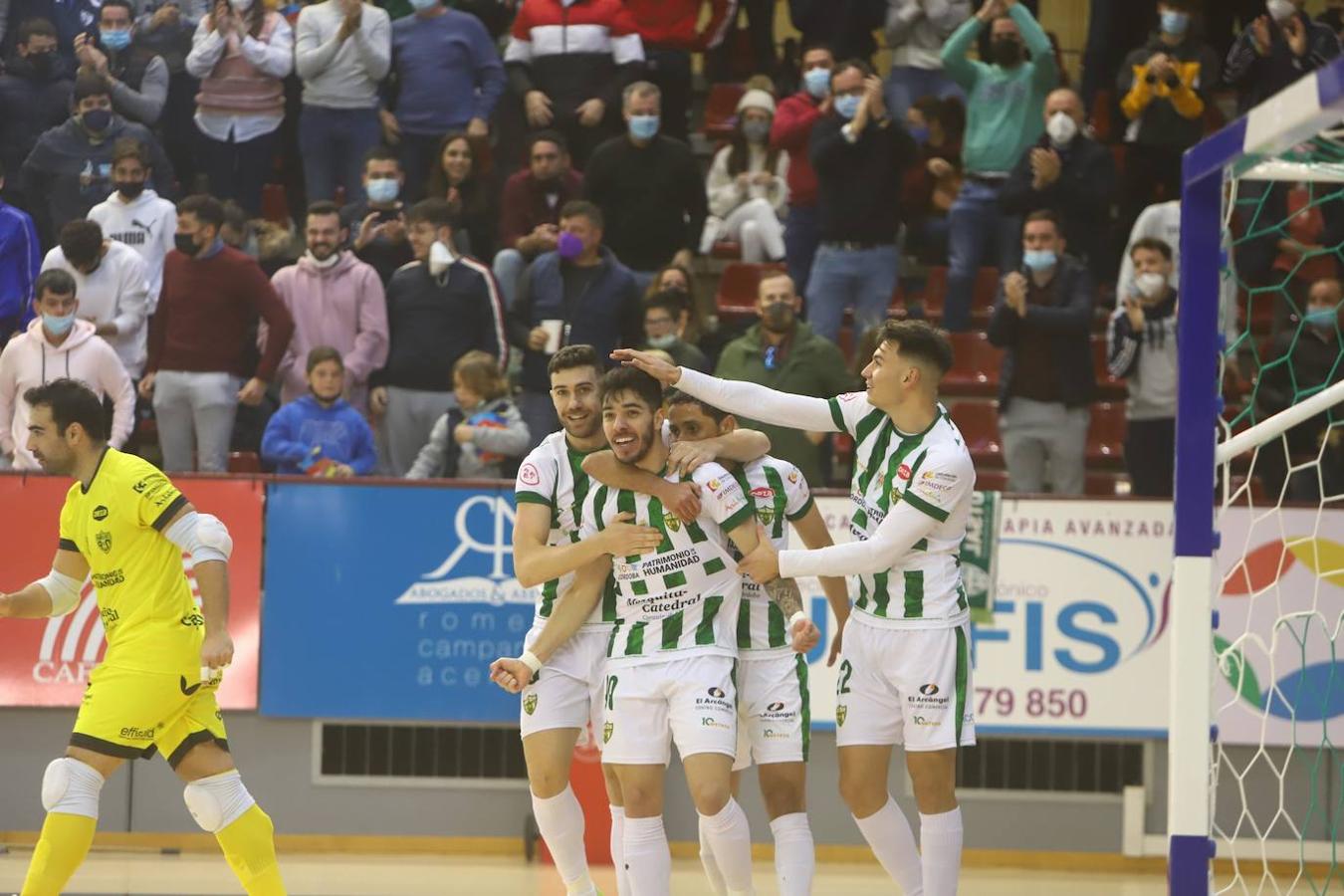 La goleada del Córdoba Patrimonio al Fútbol Emotion Zaragoza, en imágenes