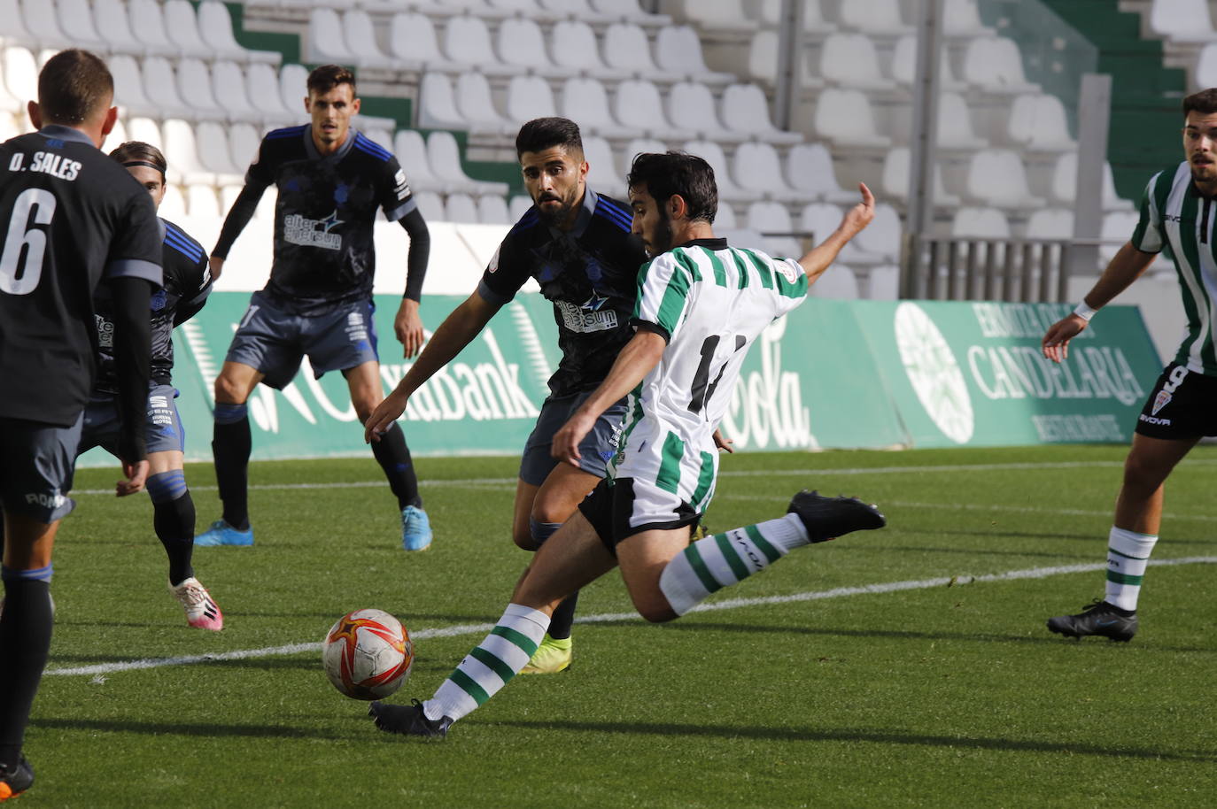 El partido del Córdoba B y el Recreativo de Huelva, en imágenes