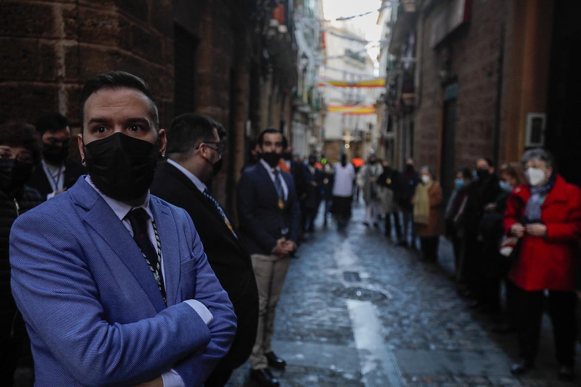 Fotos: Las históricas imágenes del reencuentro entre el Nazareno y la Patrona de Cádiz