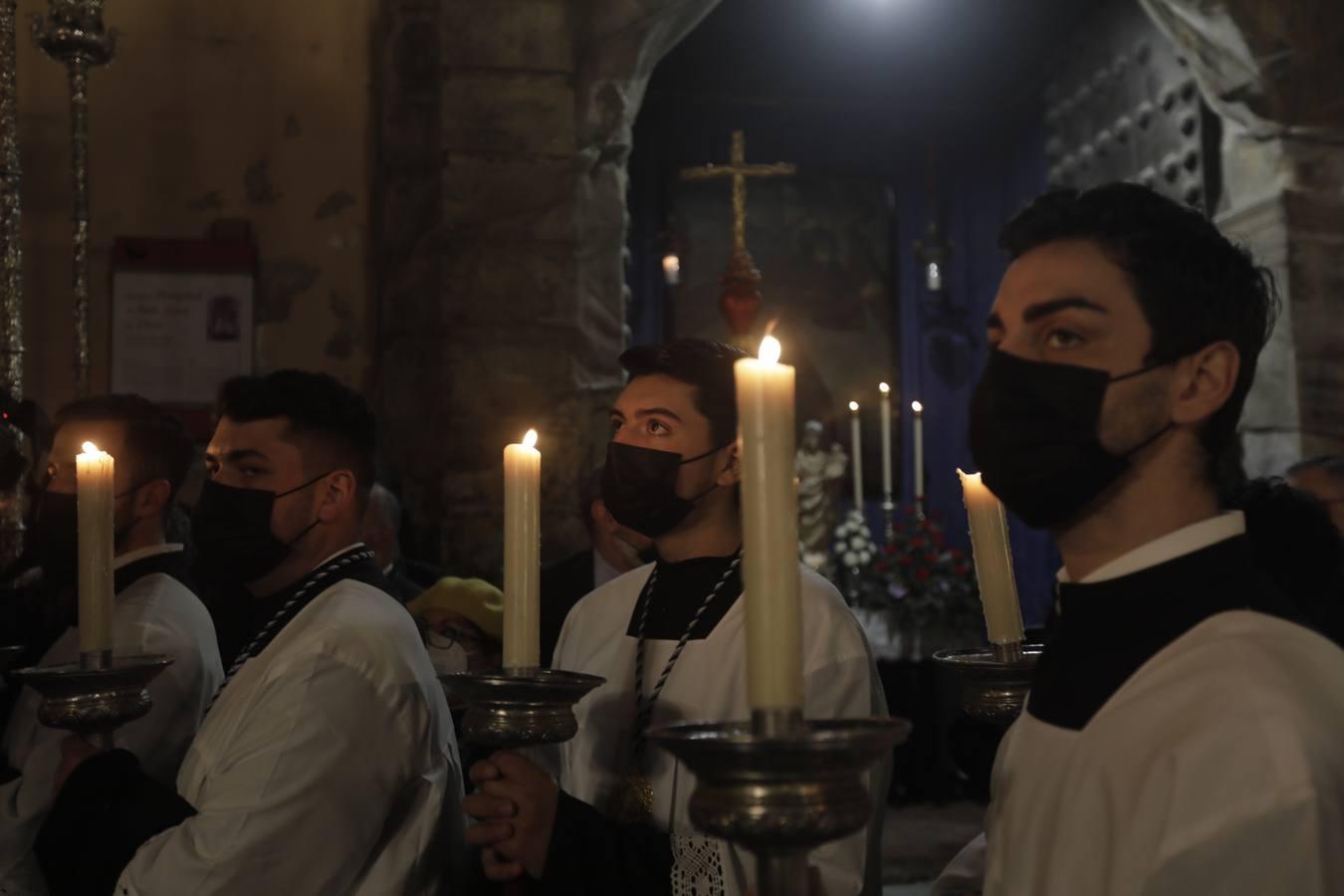 Fotos: La Patrona y el Nazareno procesionan por las calles de Cádiz