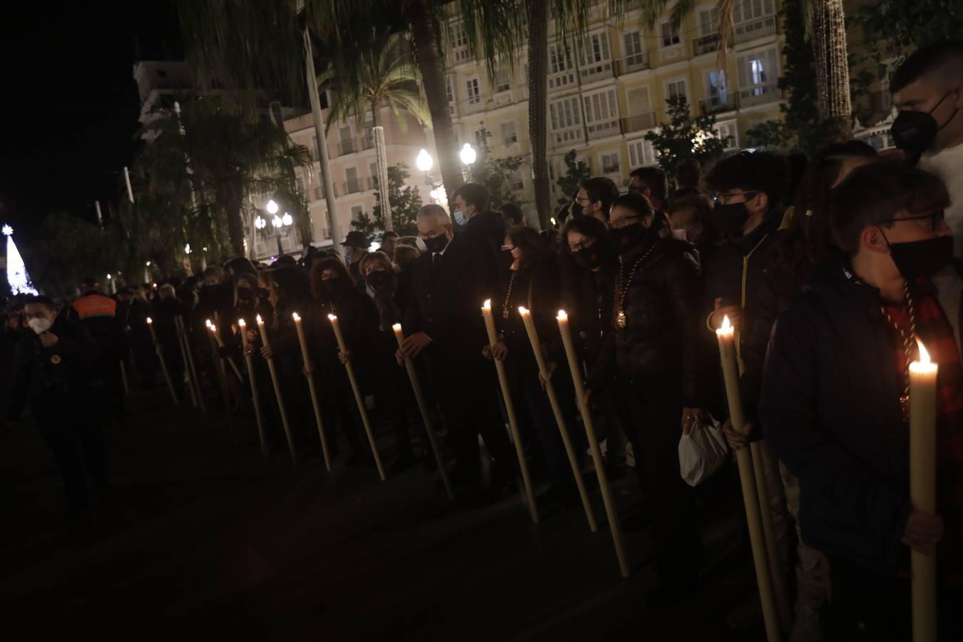 Fotos: La Patrona y el Nazareno procesionan por las calles de Cádiz