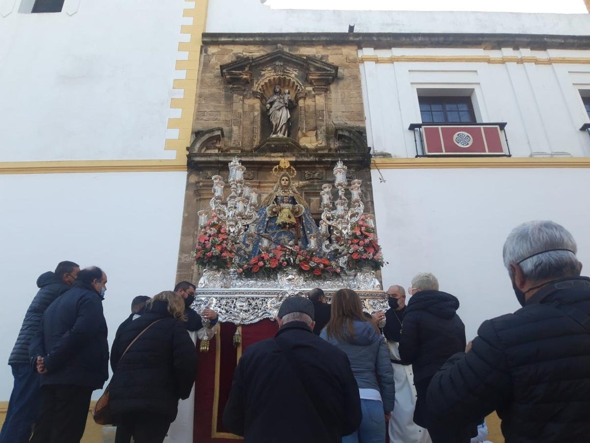 Fotos: Las históricas imágenes del reencuentro entre el Nazareno y la Patrona de Cádiz