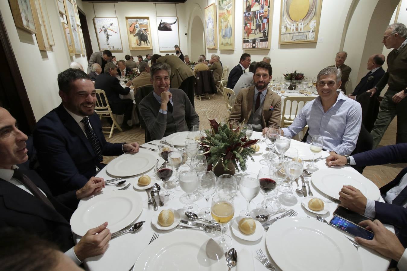 Almuerzo homenaje que la Real Maestranza ha dedicado a Curro Romero. JUAN FLORES