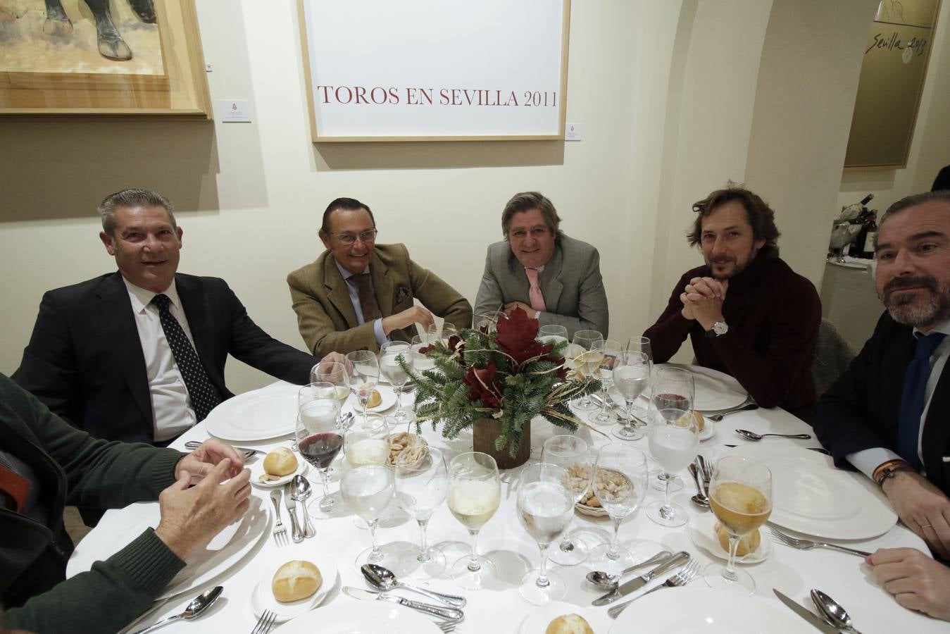 Almuerzo homenaje que la Real Maestranza ha dedicado a Curro Romero. JUAN FLORES